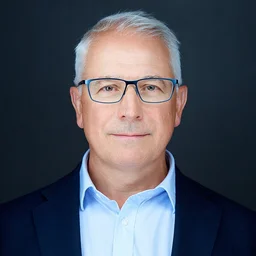 Varga Zoltán mezőgazdasági gépész szakoktató, MODELLO Intézet